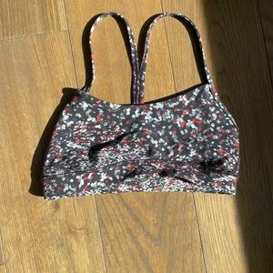 Flow Y nulu sports bra lululemon